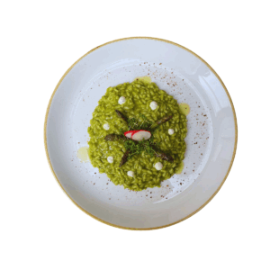 Risotto with wild garlic, grilled asparagus, farmer's ham rolls and cress