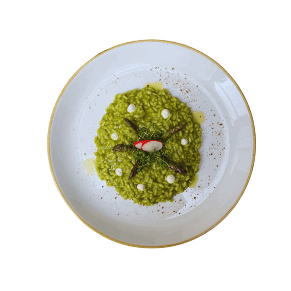 Risotto all'aglio orsino, asparagi grigliati, involtini di prosciutto crudo e crescione