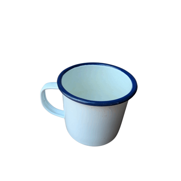 Emailltasse mit blauem Rand