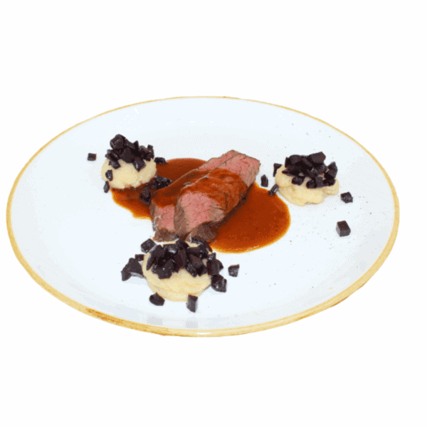 Onglet di manzo locale con purea di pastinaca e carote blu glassate