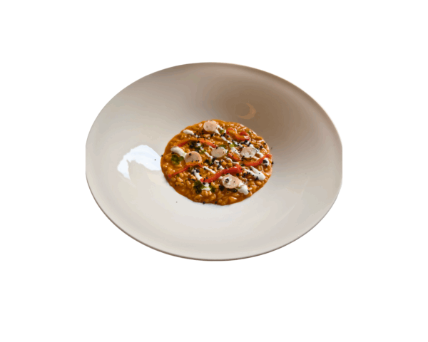 Risotto con salame piccante, spuma di capra, lampascioni e olio al timo