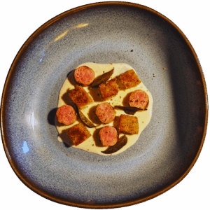 "Polenta & Salsiccia" auf Taleggio Fonduta und gebackener Salbei